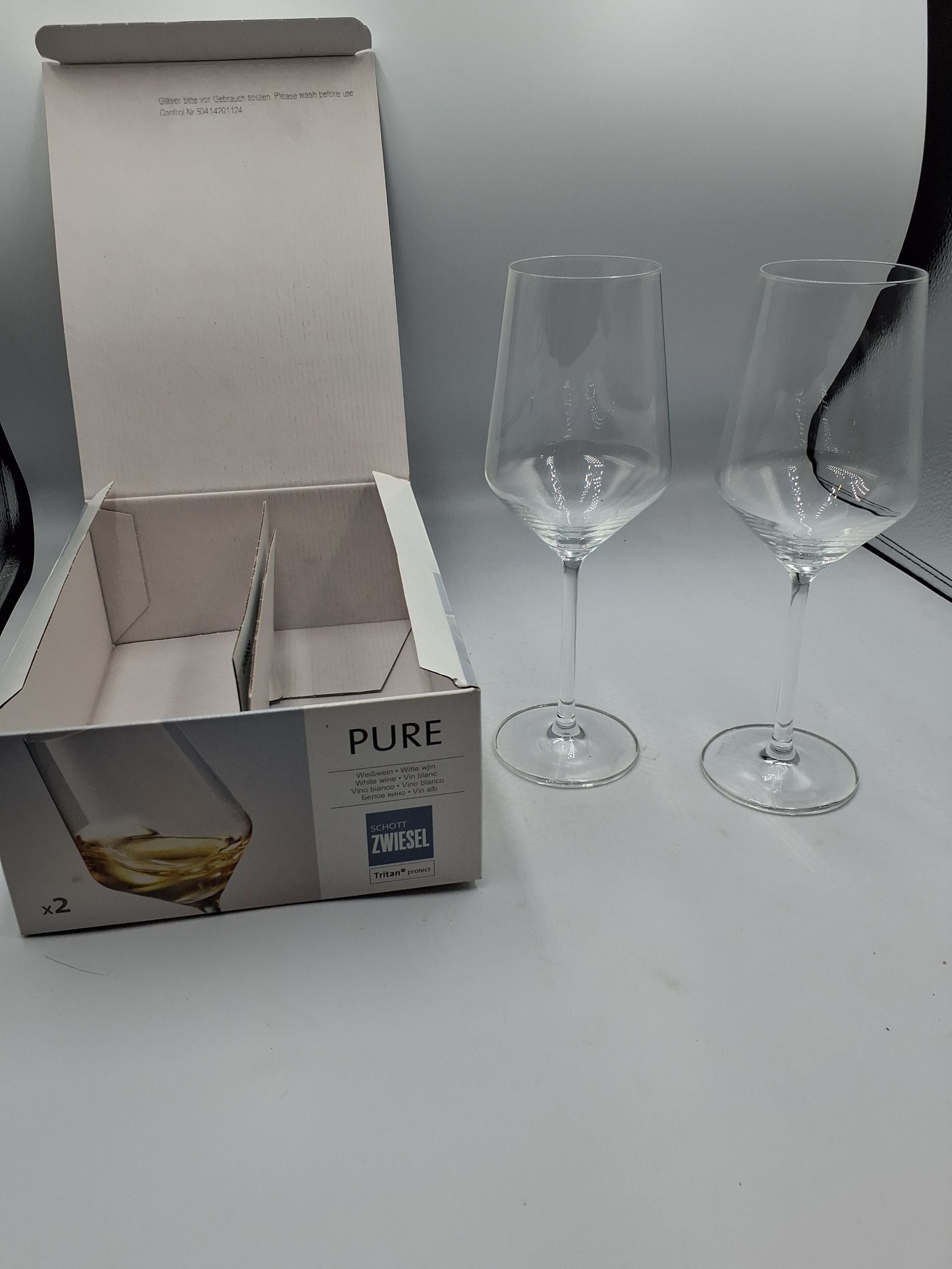 2 st hvidvin glas ihver kasse